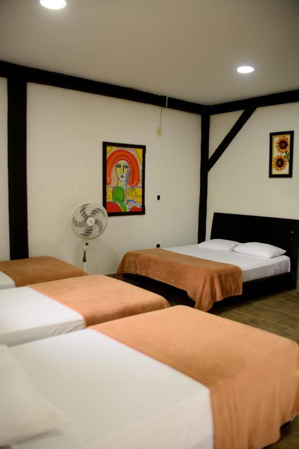 Hostal Loma *